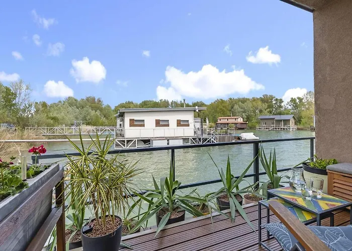 The Root Your Charming Floating * Братислава