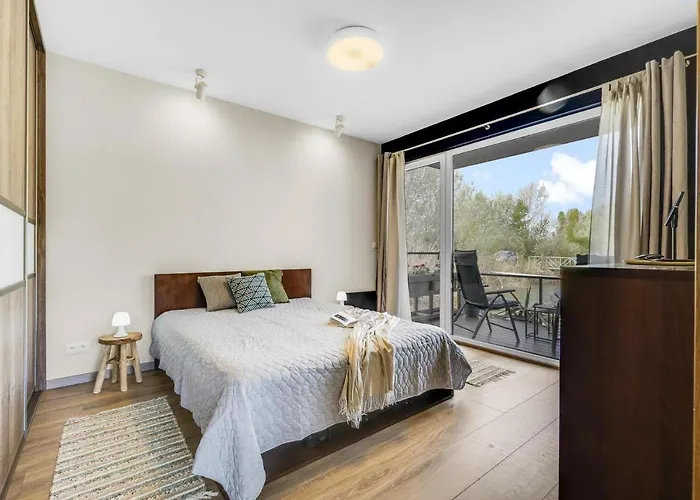 The Root Your Charming Floating Vila