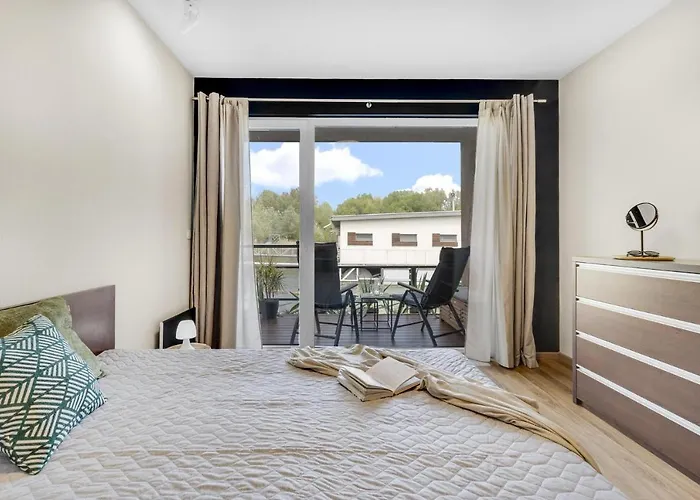 The Root Your Charming Floating Вилла *