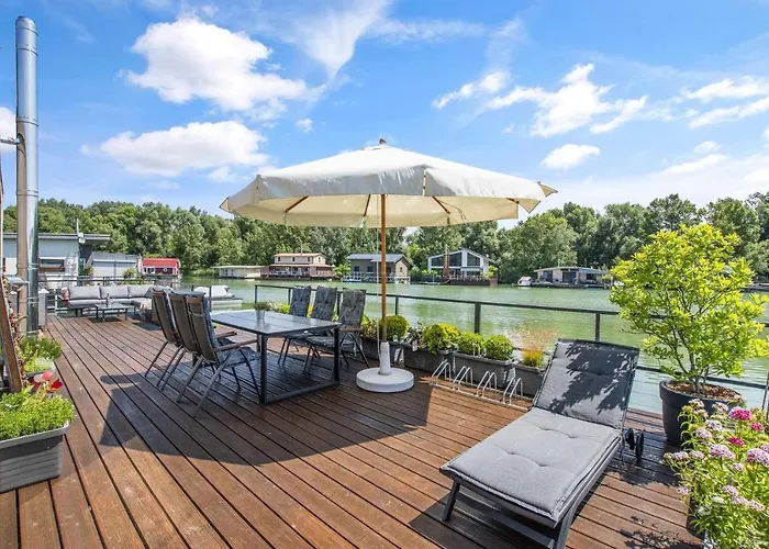 The Root Your Charming Floating Братислава