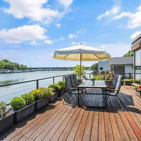 Villa The Root Your Charming Floating Bratislava