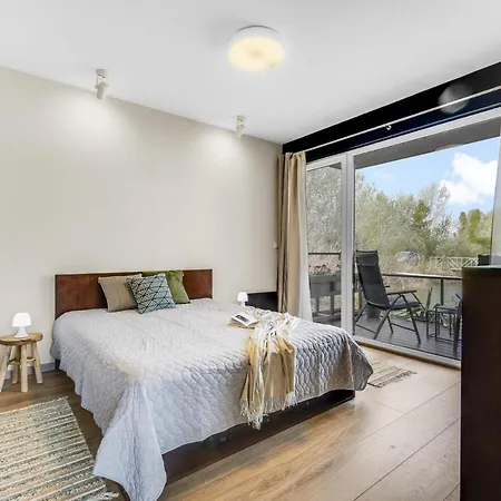 The Root Your Charming Floating Villa