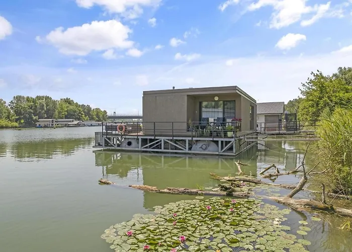 Villa The Root Your Charming Floating